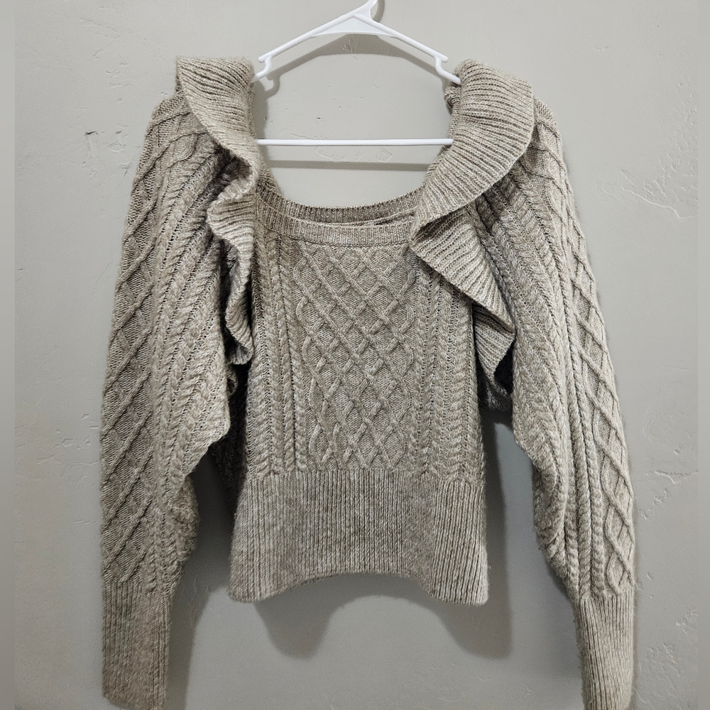 H&M Knit Sweater with Ruffle Sleeve and Long sleeves size Medium M